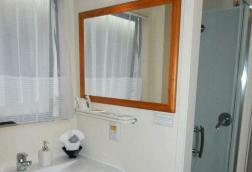 스탠다드 스튜디오, Cheviot Park Motor Lodge