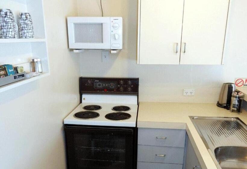 Люкс, Cheviot Park Motor Lodge