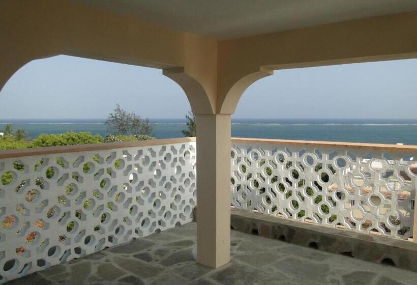اتاق لوکس, Pavilion Holiday Resort