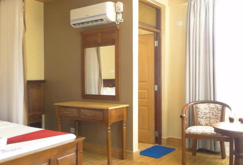 استودیوی استاندارد, Pavilion Holiday Resort