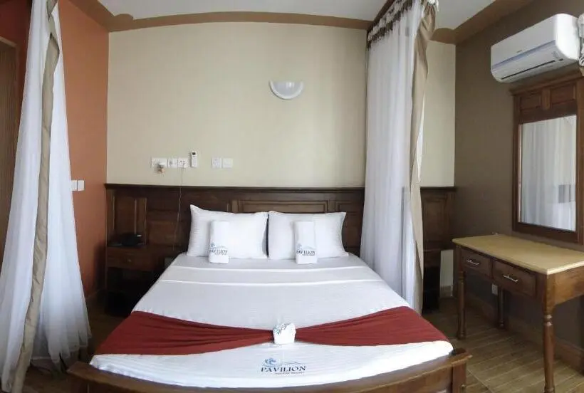 استودیوی استاندارد, Pavilion Holiday Resort