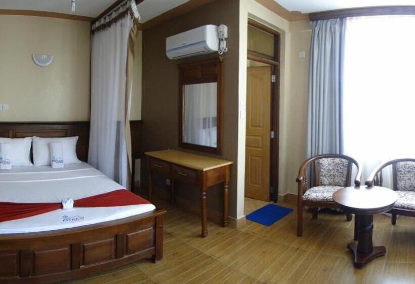 استودیوی استاندارد, Pavilion Holiday Resort