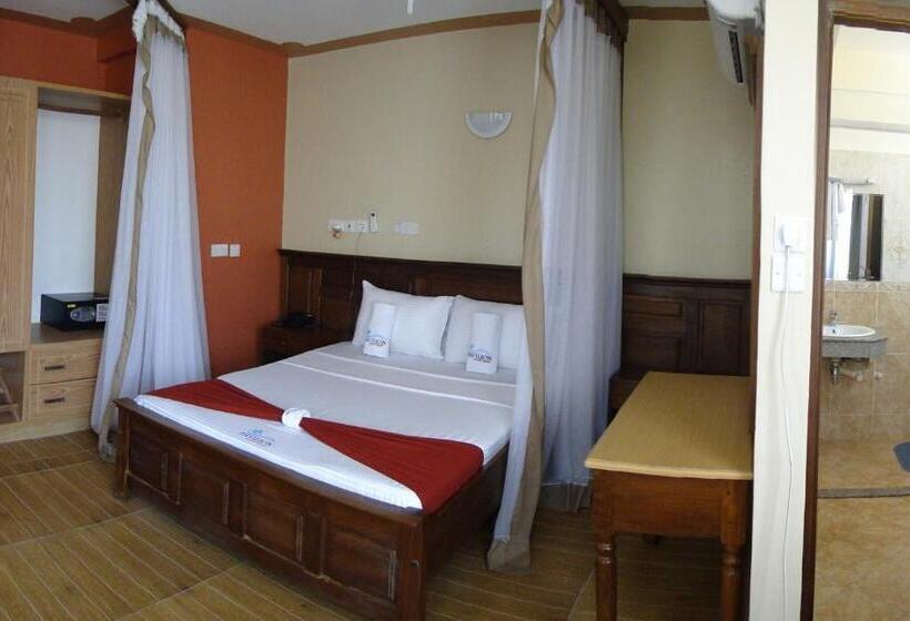 استودیوی استاندارد, Pavilion Holiday Resort