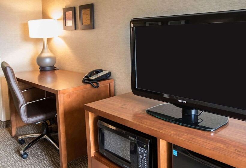 스위트, Comfort Inn Crystal Lake   Algonquin