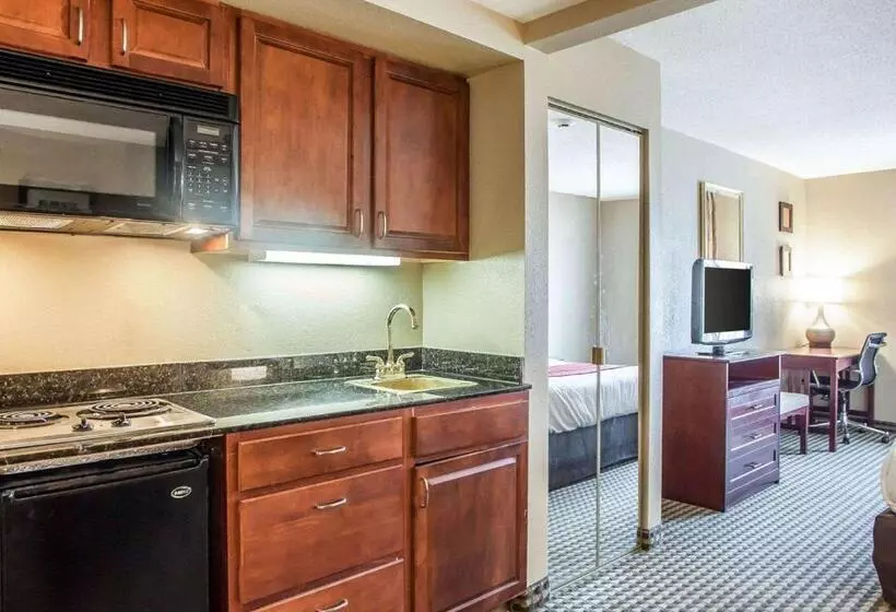 キングサイズベッドのスイートルーム, Comfort Inn & Suites Carneys Point