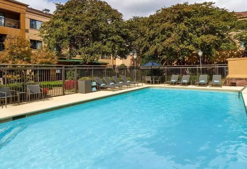 キングサイズベッドのスタンダードルーム, Courtyard By Marriott Atlanta Alpharetta
