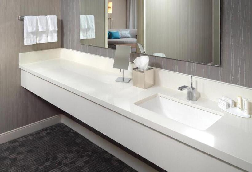 带大床的套房, Courtyard By Marriott Atlanta Alpharetta