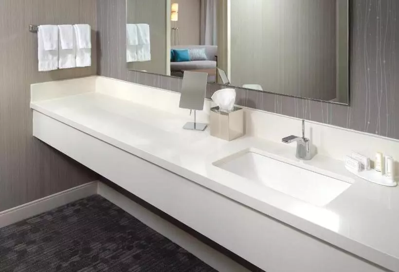 キングサイズベッドのスイートルーム, Courtyard By Marriott Atlanta Alpharetta