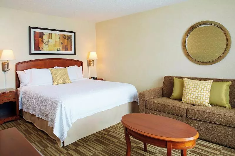 اتاق استاندارد با تخت بزرگ, Courtyard Boston Natick
