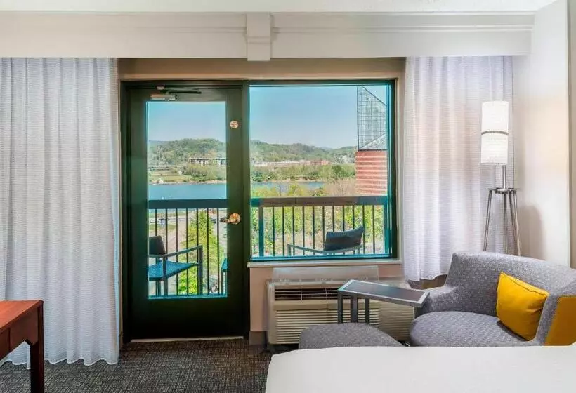 クイーンサイズベッドのスタンダードルーム, Courtyard By Marriott Chattanooga Downtown
