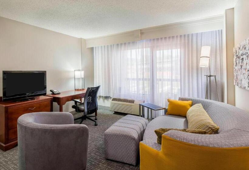 Suite com Varanda, Courtyard By Marriott Chattanooga Downtown