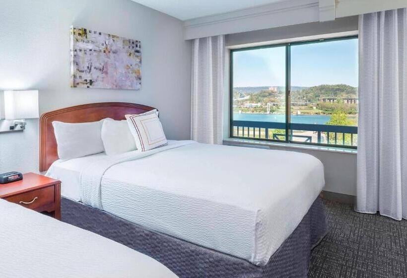 اتاق استاندارد با تخت دو نفره بزرگ, Courtyard By Marriott Chattanooga Downtown