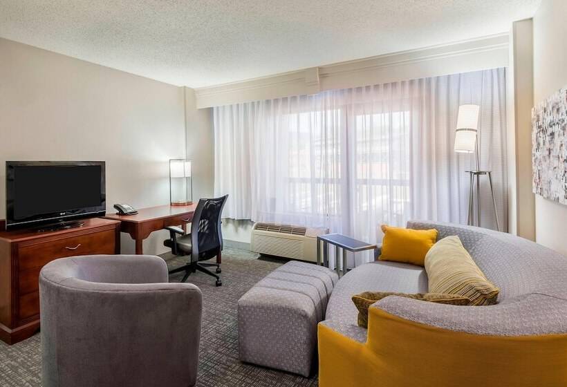 Suite met Balkon, Courtyard By Marriott Chattanooga Downtown