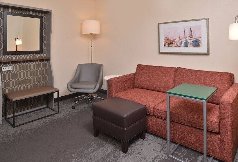 سوییت, Holiday Inn & Suites Raleigh Cary, An Ihg