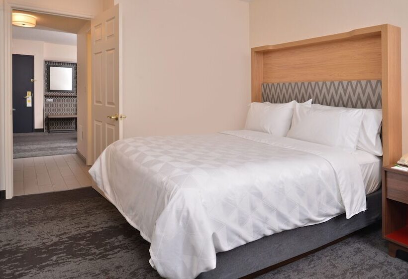 سوییت, Holiday Inn & Suites Raleigh Cary, An Ihg