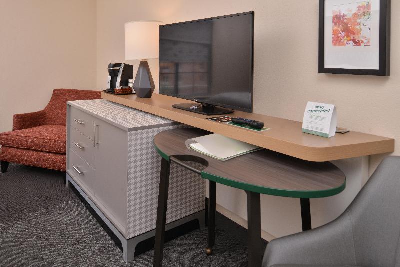 Стандартный Номер Кровать Кинг, Holiday Inn & Suites Raleigh Cary, An Ihg