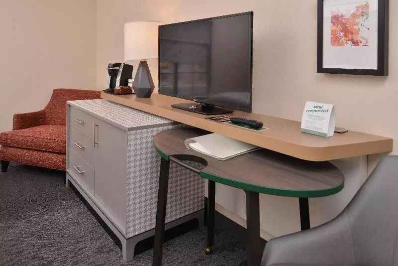 キングサイズベッドのスタンダードルーム, Holiday Inn & Suites Raleigh Cary, An Ihg