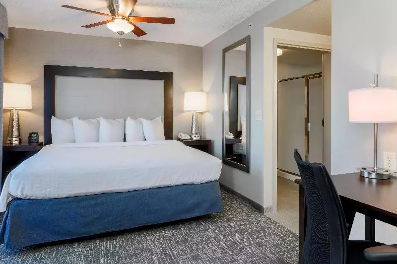 キングサイドベッドのスタンダードワンルーム, Homewood Suites Southwind   Hacks Cross