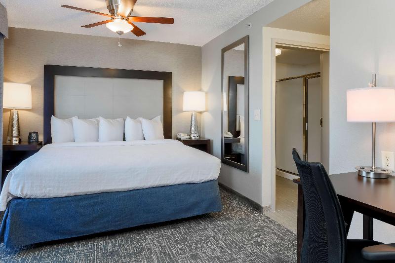带大床的标准工作室, Homewood Suites Southwind   Hacks Cross