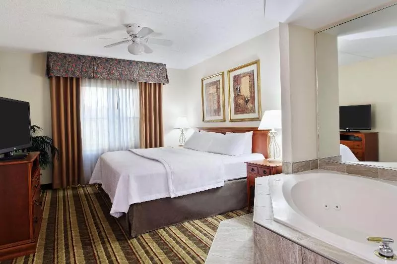 سوئیت با تخت بزرگ, Homewood Suites By Hilton Richmond  Airport