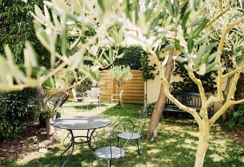 Номер Стандарт, L Hôtel Particulier Ascott