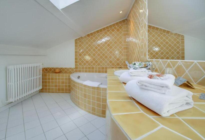 海景套房, La Belle Aurore