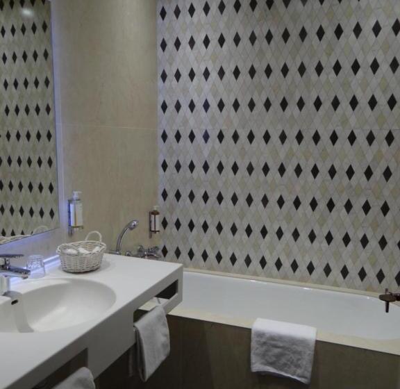 غرفة عائلية, Le Château D Etoges   Champagne