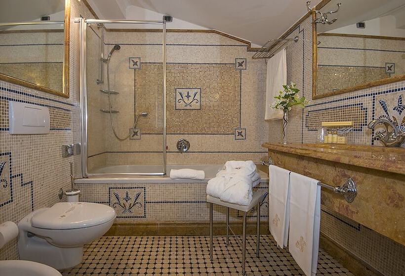 غرفة قياسية, Liberty