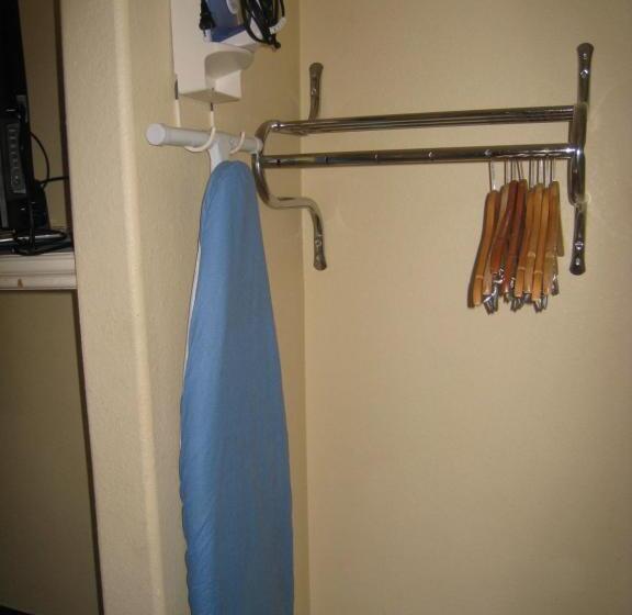 带大床的标准间, Oxford Inn And Suites Nasa