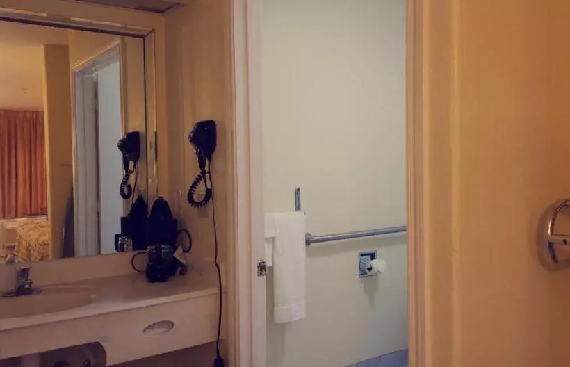身障者適用シングルルーム, Oxford Inn And Suites Nasa