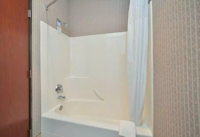 スイート, Quality Inn & Suites Of Liberty Lake