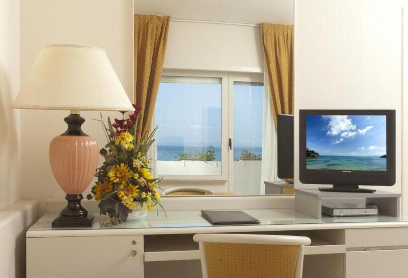 Номер Стандарт Вид на Море, Baia D Argento