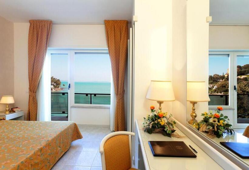 Номер Стандарт Вид на Море, Baia D Argento