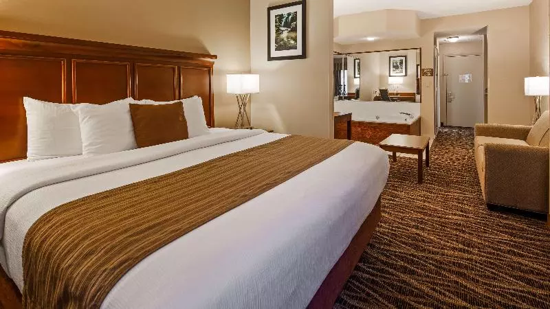 キングサイズベッドのスイートルーム, Best Western Plus Russellville Hotel & Suites