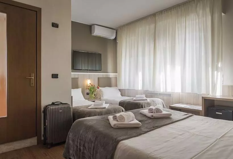 اتاق کلاسیک چهارنفره, Gardenia Sirmione