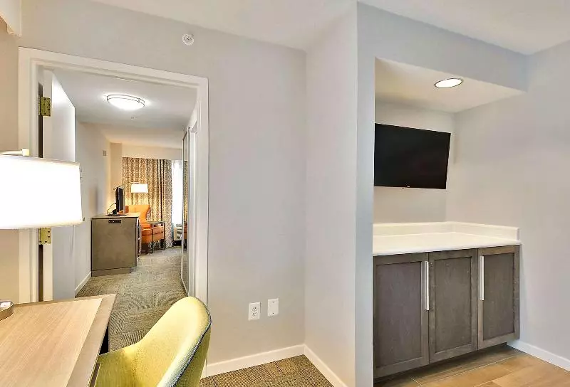 سوئیت با تخت بزرگ, Hampton Inn Alexandriaold Town/King St. Metro
