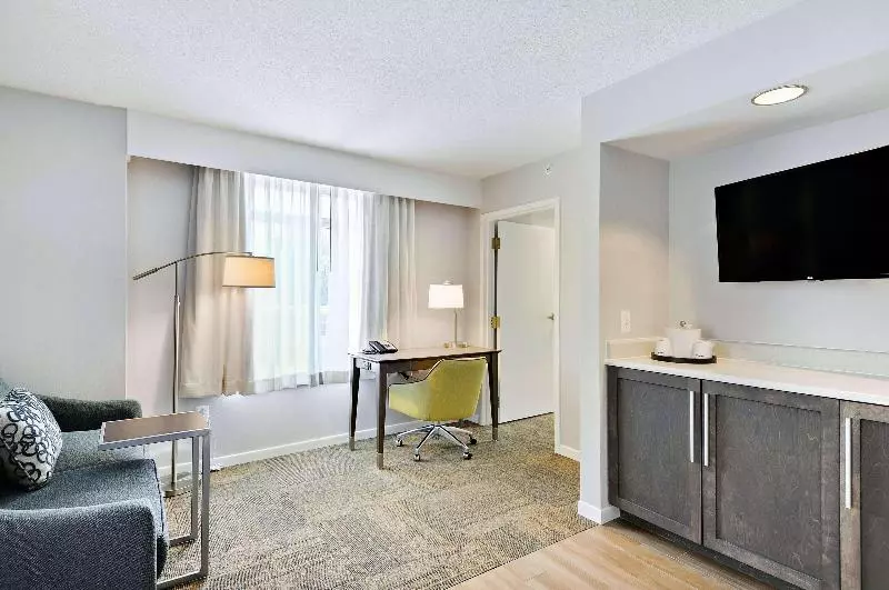 سوئیت با تخت بزرگ, Hampton Inn Alexandriaold Town/King St. Metro