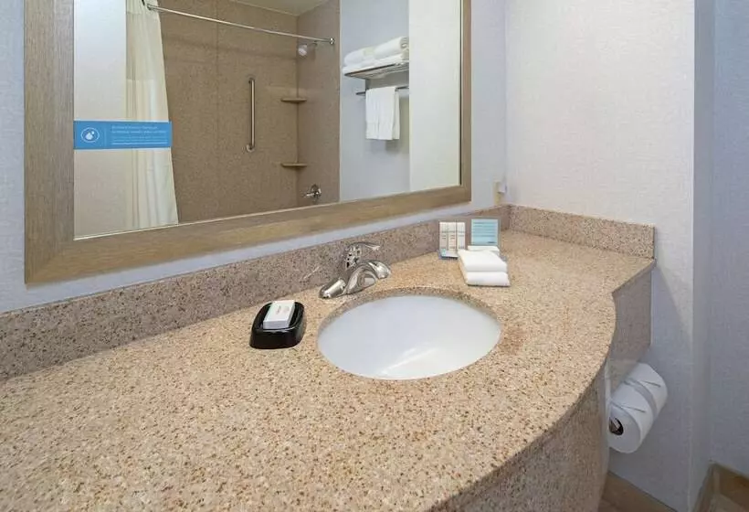 スタンダードスタジオ, Hampton Inn & Suites Bremerton