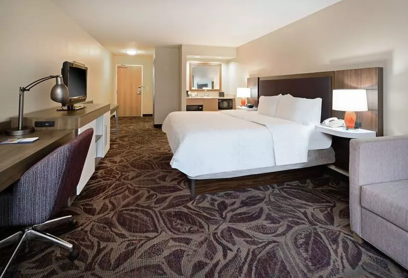 スタンダードスタジオ, Hampton Inn & Suites Bremerton