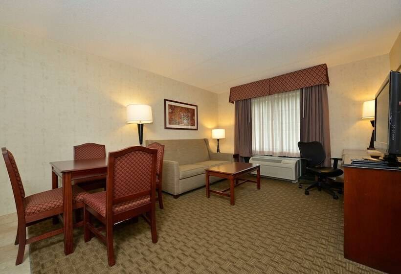 Люкс, Hampton Inn East Aurora