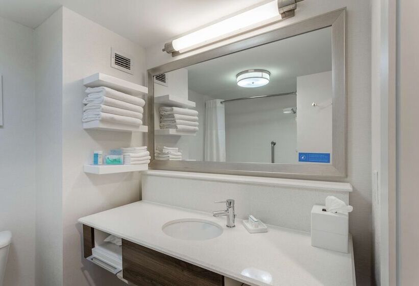 اتاق استاندارد با 2 تخت دوبل, Hampton Inn Groton