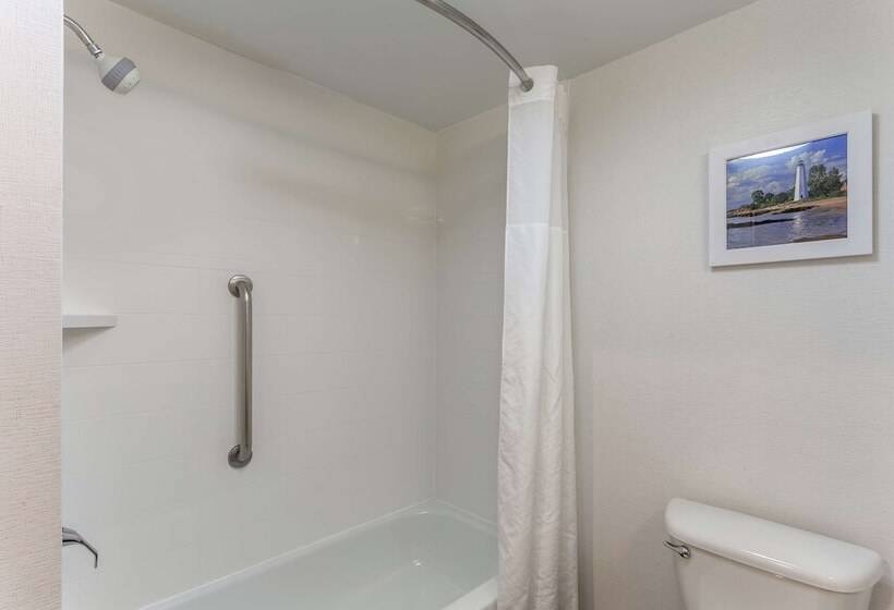 Номер Стандарт 2 Двуспальные Кровати, Hampton Inn Groton