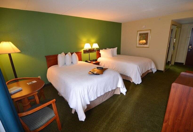اتاق استاندارد با 2 تخت دوبل, Hampton Inn Groton