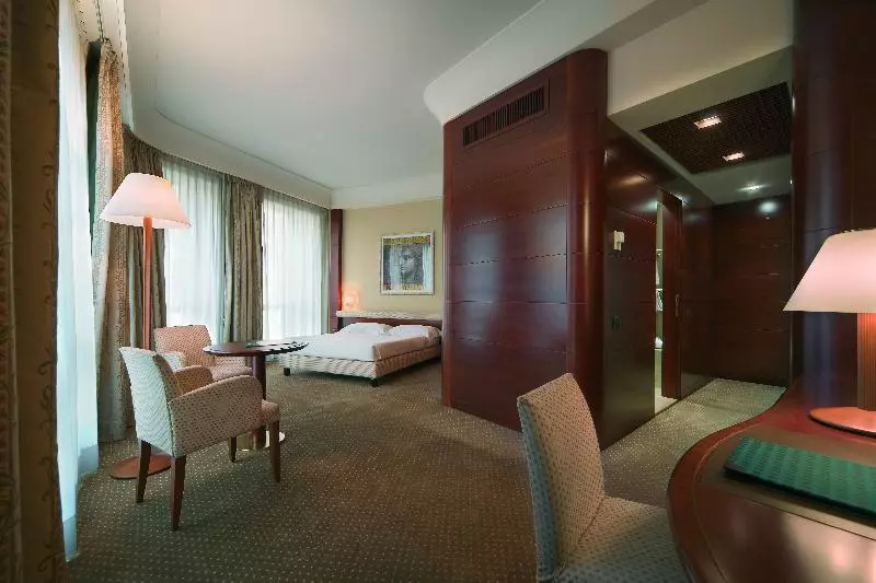 キングサイズベッドのスイートルーム, Hampton Inn Lancaster