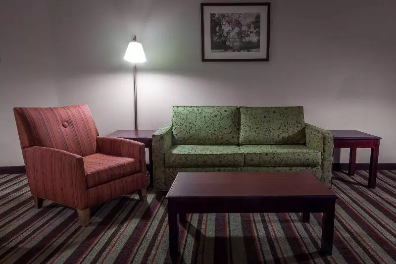 キングサイズベッドのスタンダードルーム, Hampton Inn Sturbridge