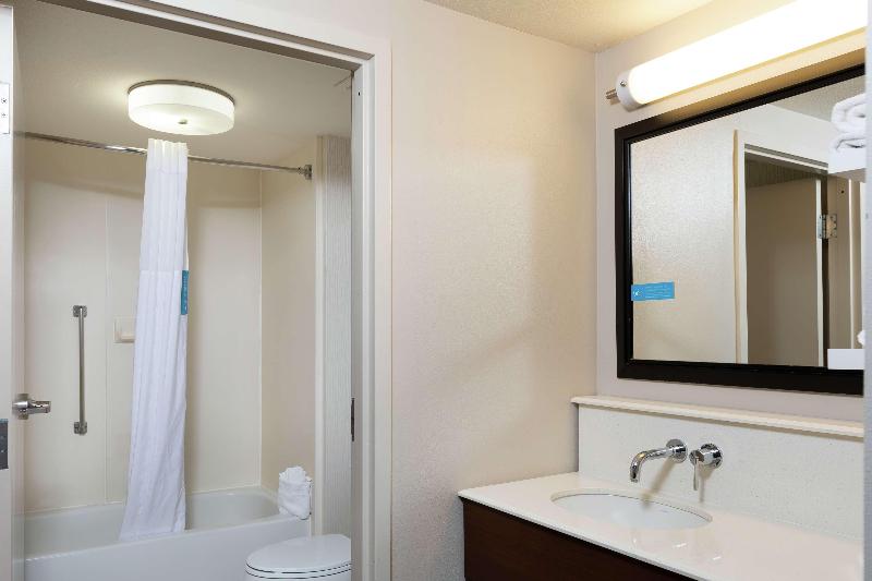キングサイズベッドのスイートルーム, Hampton Inn & Suites Austinairport