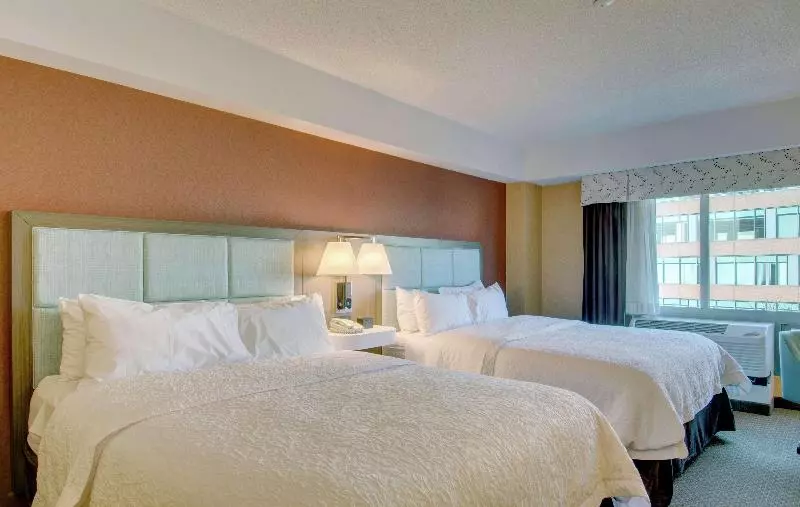 اتاق استاندارد, Hampton Inn & Suites Boston Crosstown Center