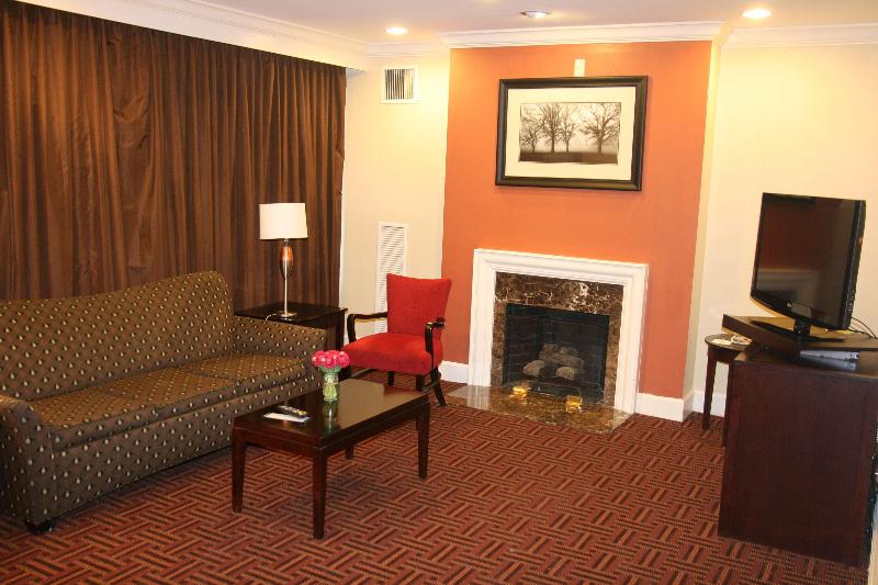 Люкс Кровать Кинг, Hampton Inn & Suites Stamford