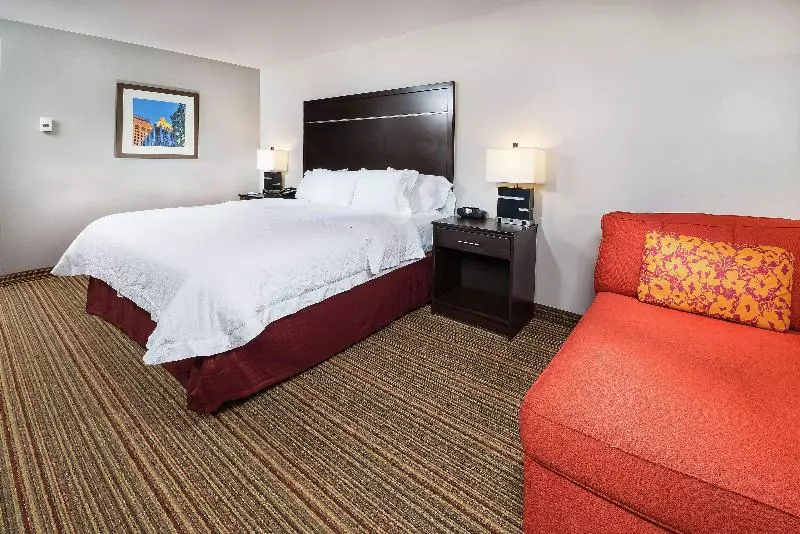 キングサイズベッドのスタンダードルーム, Hampton Inn Tulsa Broken Arrow