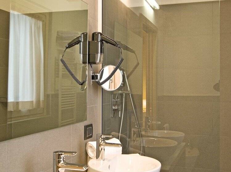 Hegyre Néző Lakosztály, Harmony Suite